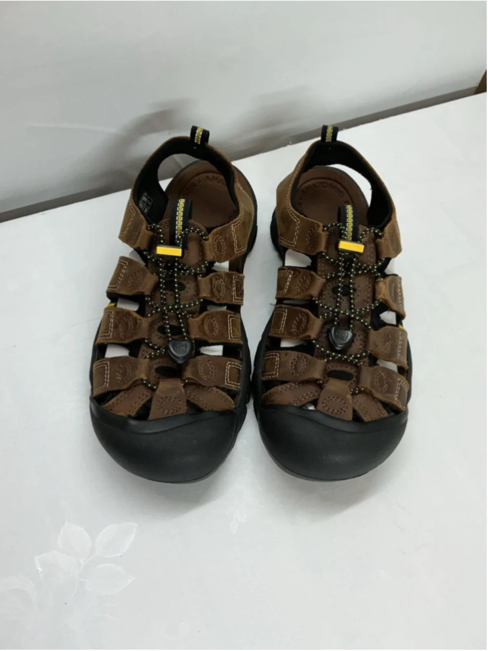 Keen sandals size 8.5